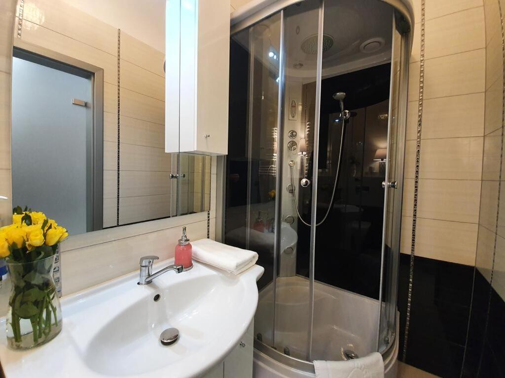 Dwie Sosny Apartamenty Przy Plazy - Sauna, Jacuzzi, Silownia, Bawialnia - 365Pam أوسترونيه مورسكية المظهر الخارجي الصورة
