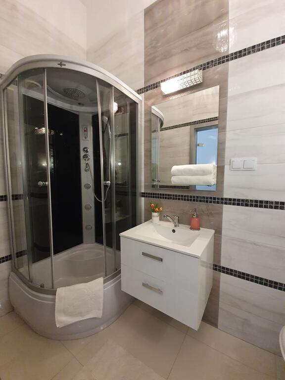 Dwie Sosny Apartamenty Przy Plazy - Sauna, Jacuzzi, Silownia, Bawialnia - 365Pam أوسترونيه مورسكية المظهر الخارجي الصورة